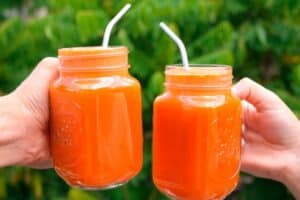 Jus de carotte maison vs bio du commerce : le grand match